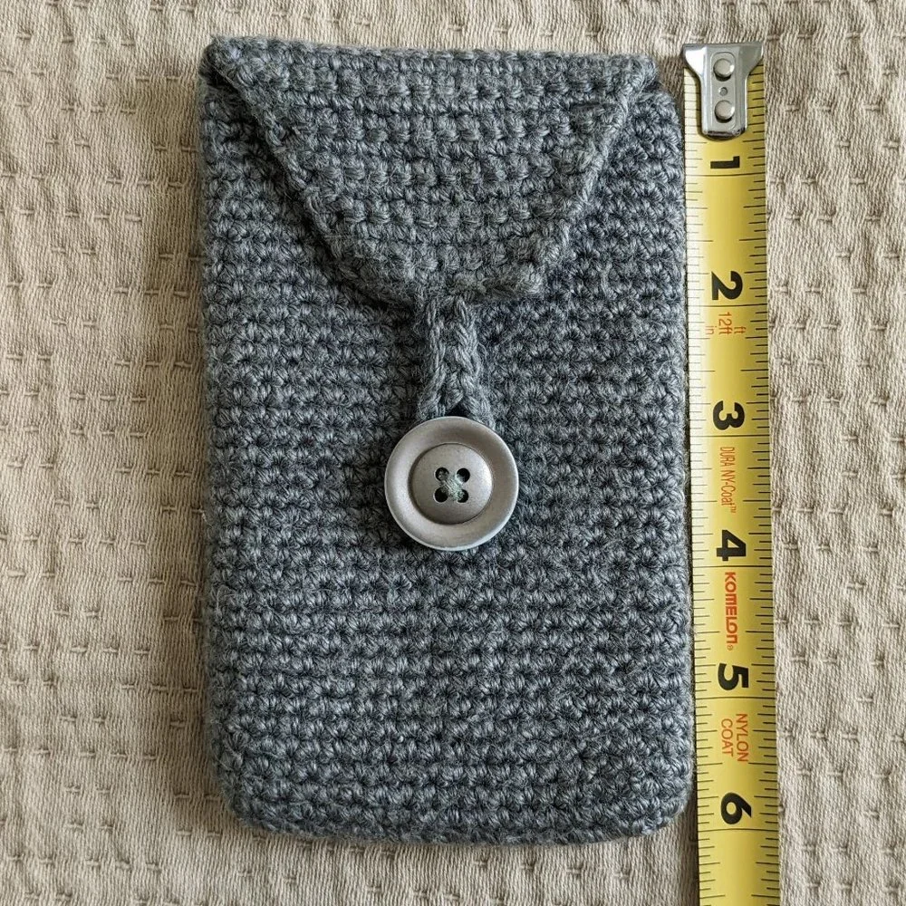 Crochet phone case